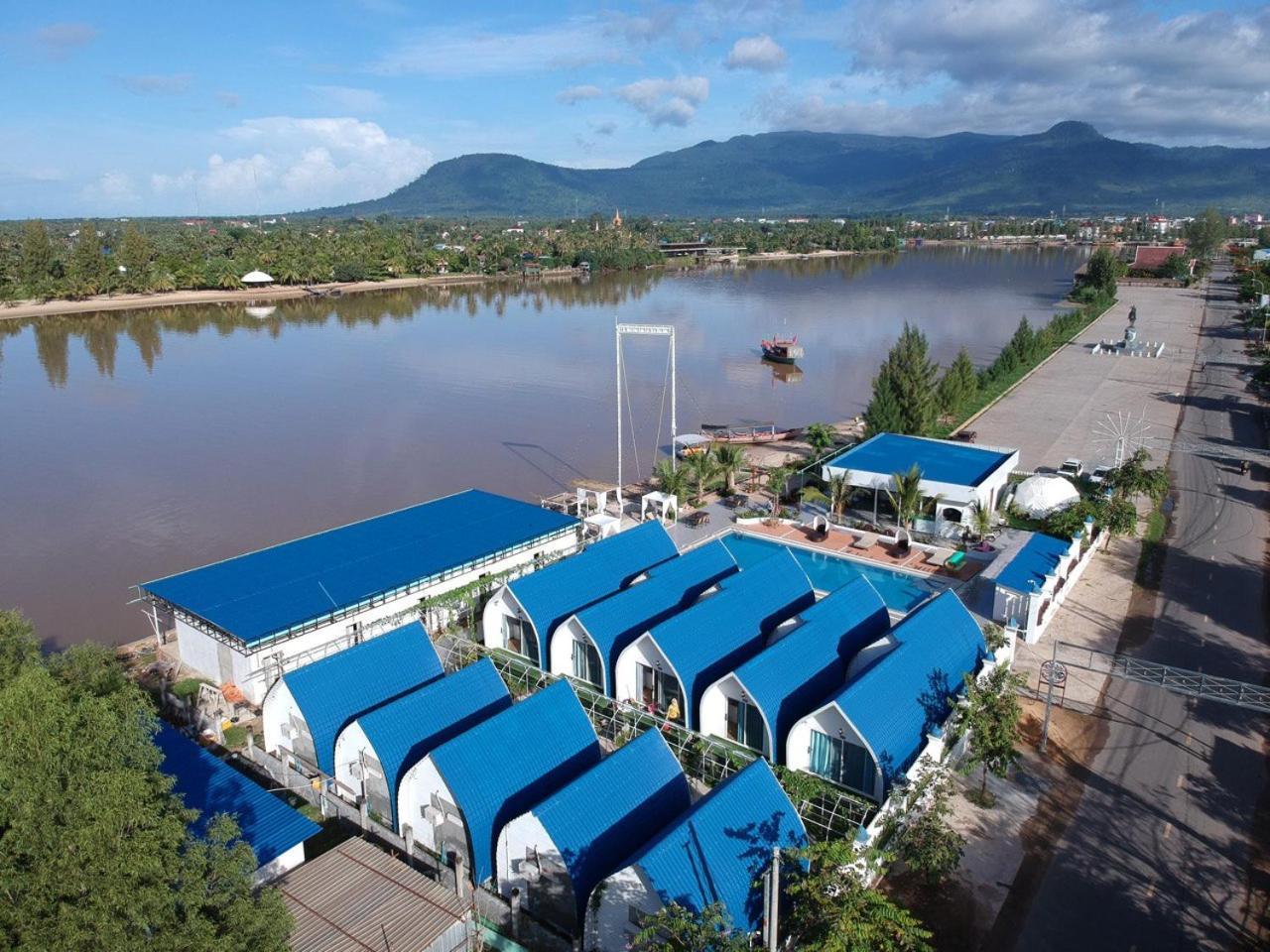 贡布 Jasmine River Front酒店 外观 照片